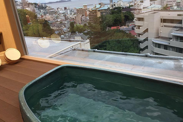人気の貸切屋上露天風呂。チェックイン時にご予約ください。
